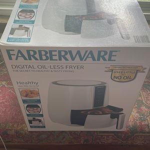 Farberware Digital Oil-Less Fryer-New in Box; Never Opened; 3 Liter Capacity